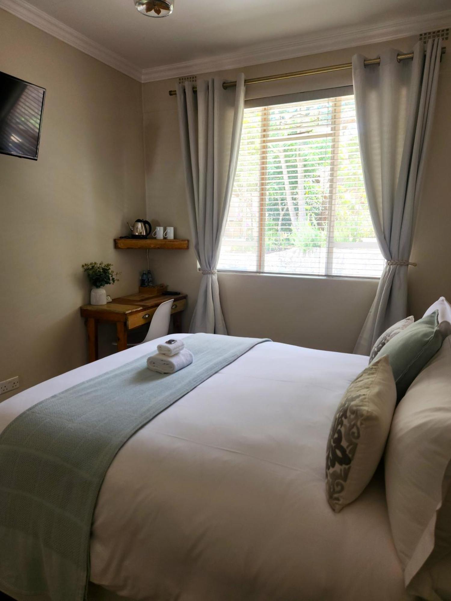 Mijn Kitchen Coffee Shop And B&B ブランタイヤ エクステリア 写真